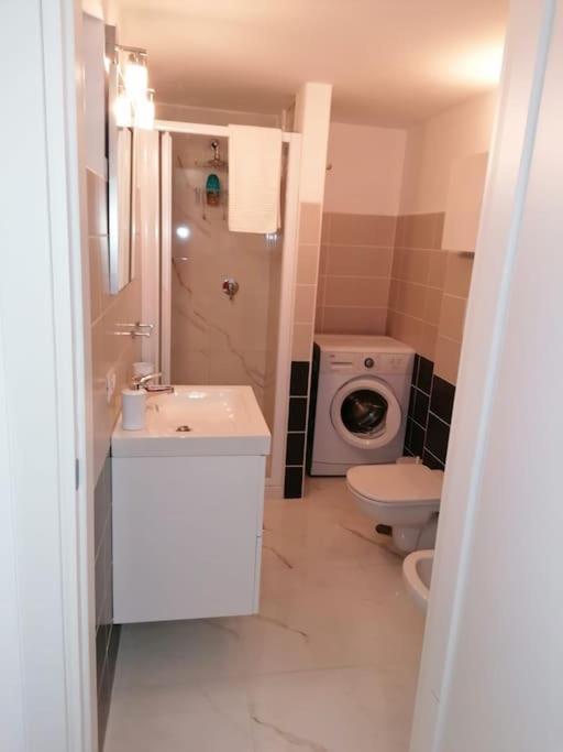 Fiumicino Aeroporto Casa Vacanze Iris Extérieur photo